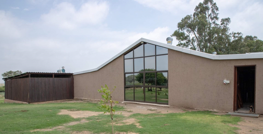 18 Bedroom Property for Sale in Heilbron Free State